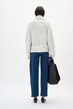 TROA V-NECK SWEATER - Whisper White