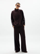 AGGIE VINCENT SWEATSHIRT - Chocolate Brown