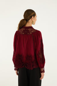 BERRY GARDEN GUIPURE BLOUSE - Burgundy