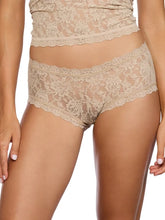 SIGNATURE LACE BOYSHORT - Chai