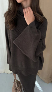 AMELIE SWEATER - Dark Espresso