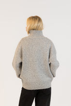AGGIE SWEATER - Grey