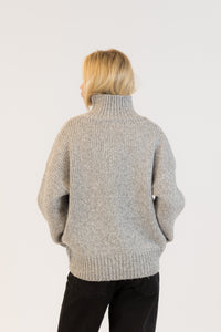 AGGIE SWEATER - Grey