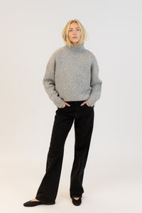 AGGIE SWEATER - Grey