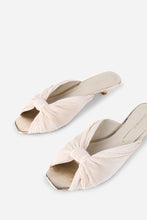 CURFEW KITTEN HEEL - Ivory