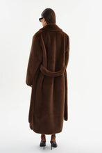 DARELLE FAUX FUR MAXI COAT - Walnut