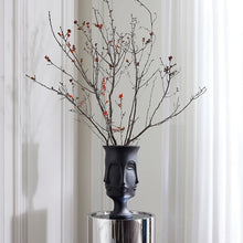 DORA MAAR URN