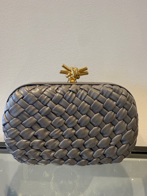 WOVEN KNOT CLUTCH - Grey