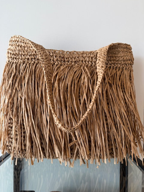 FRINGE RAFFIA BAG