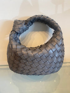 SMALL WOVEN KNOTTED BAG - Grey