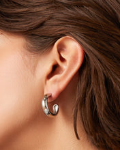 STAPLE HOOP MEDIUM - Silver