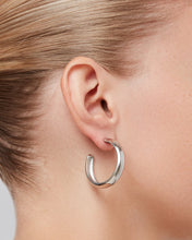 STAPLE HOOP LARGE -Silver