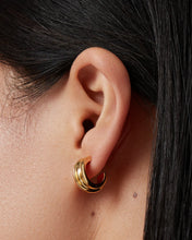 MINI LENNON HOOP EARRING