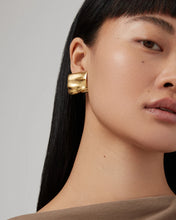 SUNDRA EARRING - Gold