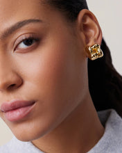 SMALL WOVEN SQUARE EARRINGS - Gold