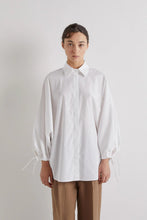 KEYHOLE BACK SHIRT - White