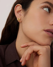 MINI WOVEN SQUARE EARRING - Gold