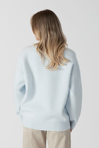 OCEAN HEART SWEATER - Powder Blue