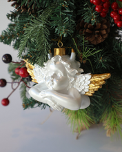 BOYS LIE ORNAMENT