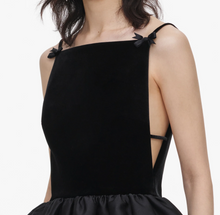 VELVET BUBBLE HEM TOP - Black