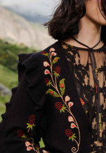 BERRY EMBORDERY KNIT CARDIGAN