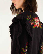 BERRY EMBORDERY KNIT CARDIGAN
