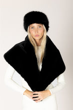 FAUX FUR TRIANGLE SCARF - Black