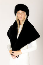 FAUX FUR TRIANGLE SCARF - Black
