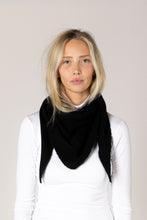 TRIANGLE SCARF - Black