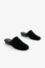 TOUCH SLIP ON - Black