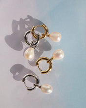 WHITE PEARL AMALFI HUGGIES - Silver