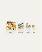 SMALL WOVEN SQUARE EARRINGS - Two Tone