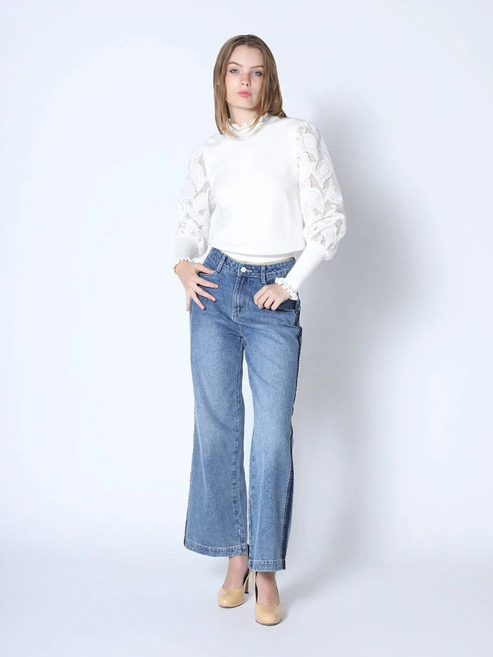 EMBROIDERY BISHOP SLEEVE KNITTED TOP- White